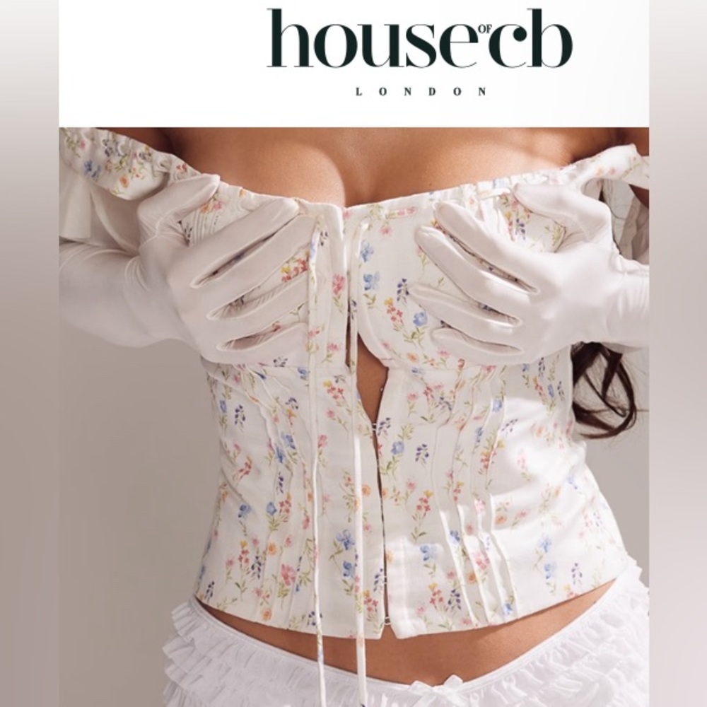 NWT | WHITE POSY PRINT TOP